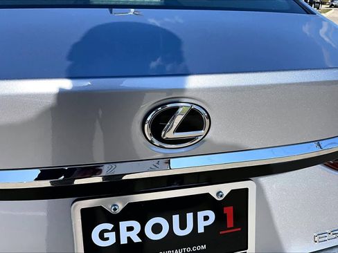 Certified 2025 Lexus ES 350 w/ Premium Package image 30
