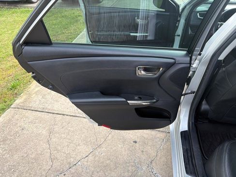 Used 2013 Toyota Avalon XLE Touring FWD image 30