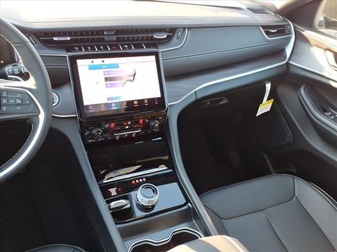 New 2025 Jeep Grand Cherokee L Limited w/ MOPAR Finishing Package image 15