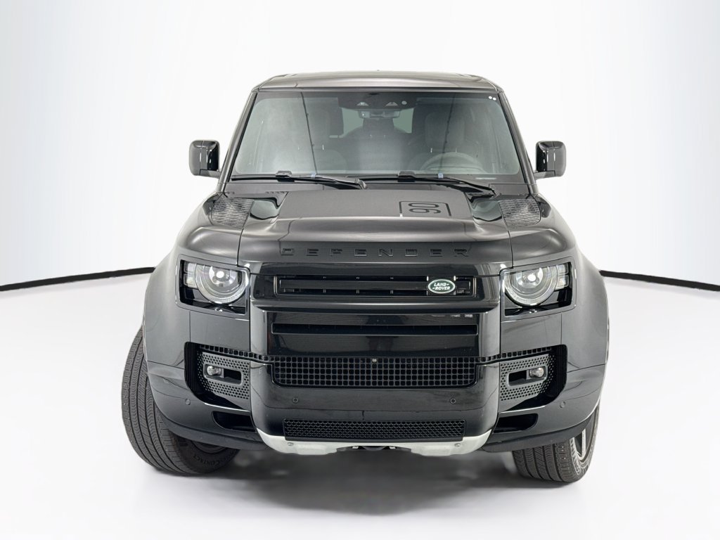 Certified 2024 Land Rover Defender 90 V8 AWD/4WD image 2
