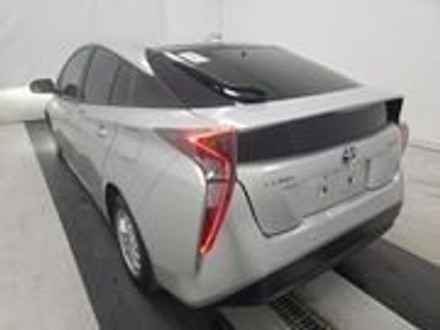 Used 2016 Toyota Prius Four w/ Advanced Technology Package image 30