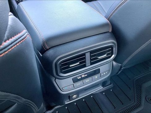 Used 2025 Honda Pilot TrailSport image 10
