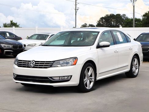 Used 2014 Volkswagen Passat TDI SE FWD image 3