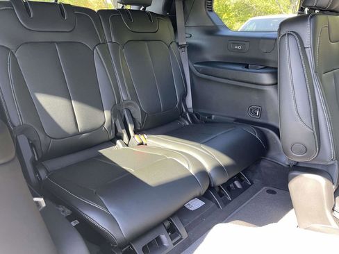 New 2025 Jeep Grand Cherokee L Limited w/ Black Appearance Package image 32