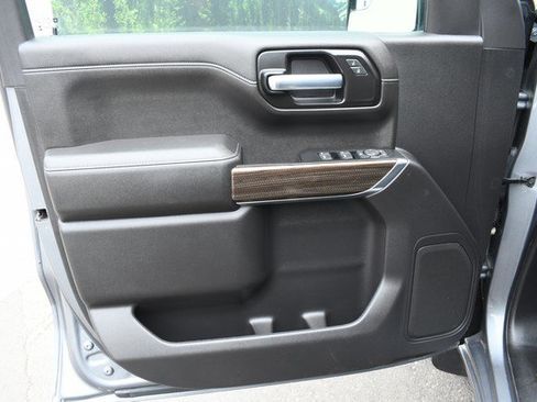 Used 2021 Chevrolet Silverado 1500 RST w/ LPO, Blackout Package AWD/4WD image 13