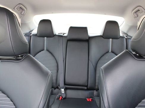 Used 2023 Toyota Camry SE AWD/4WD image 14