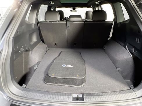 Used 2022 Volkswagen Tiguan SE R-Line image 25