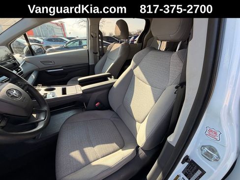 Used 2024 Toyota Sienna LE image 12