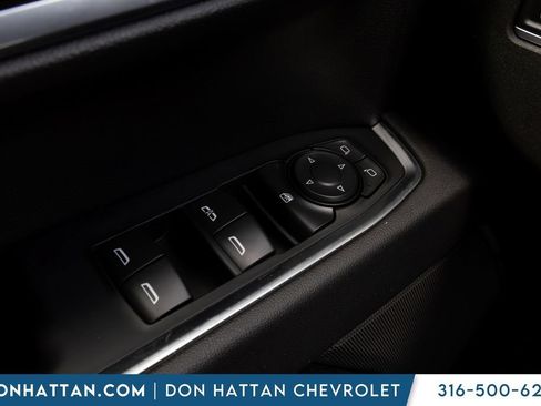 Used 2022 Chevrolet Silverado 1500 LT AWD/4WD image 11