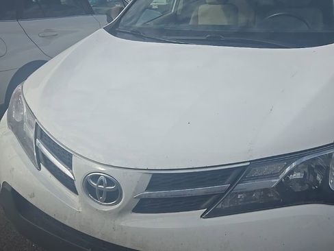 Used 2013 Toyota RAV4 LE image 2