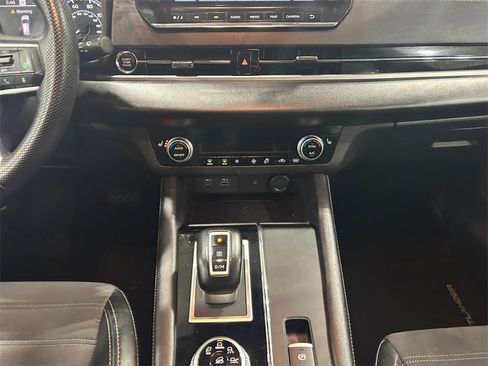 Used 2024 Mitsubishi Outlander SE Black Edition image 15