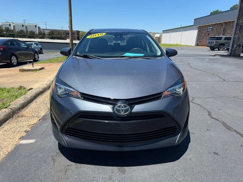 Used 2018 Toyota Corolla LE FWD image 2