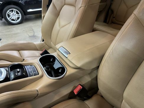 Used 2014 Porsche Cayenne AWD/4WD image 36