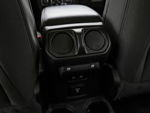 Used 2021 Jeep Wrangler Unlimited Sahara w/ Uconnect 4C Nav & Sound Group AWD/4WD image 39