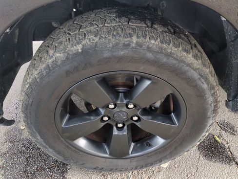 Used 2018 RAM 1500 Express w/ Black Ram 1500 Express Group image 10