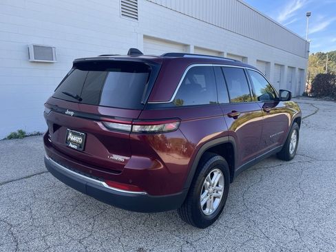 Used 2023 Jeep Grand Cherokee Laredo image 6