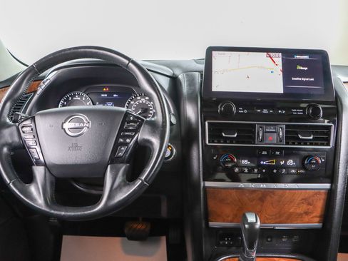 Used 2022 Nissan Armada SL w/ Captain's Chairs Package image 18
