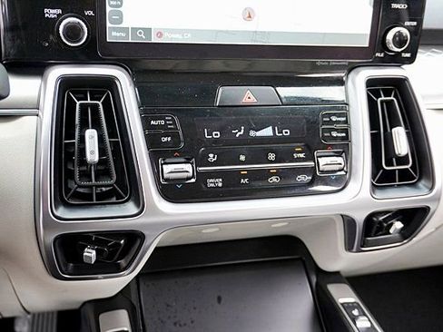 Used 2023 Kia Sorento EX AWD/4WD image 27