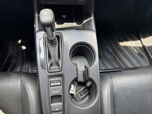 Used 2024 Honda Civic Touring image 16