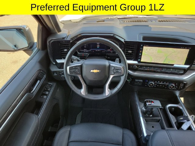 Used 2025 Chevrolet Silverado 1500 LTZ w/ LTZ Convenience Package II AWD/4WD image 9