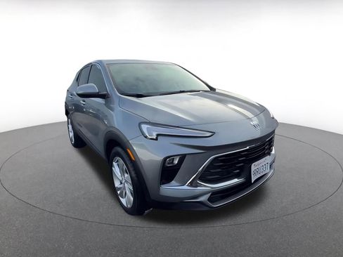 Used 2025 Buick Encore GX Preferred image 3