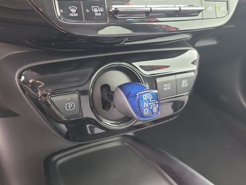 Used 2022 Toyota Prius LE FWD image 23