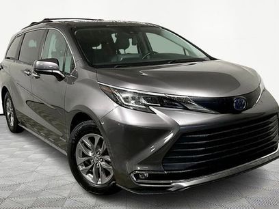 Used 2021 Toyota Sienna XLE