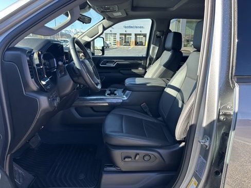 Used 2025 Chevrolet Silverado 3500 LTZ w/ LTZ Plus Package image 2