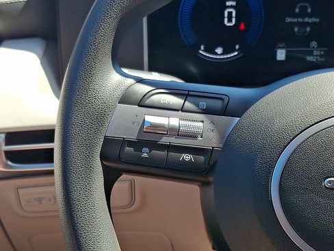Certified 2025 Hyundai Tucson SE AWD/4WD image 20