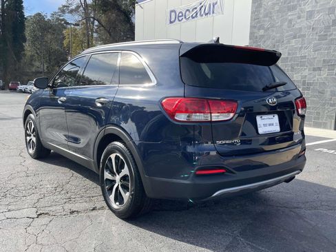 Used 2017 Kia Sorento EX image 3