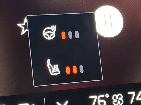 Certified 2025 Volvo XC40 B5 Plus image 25