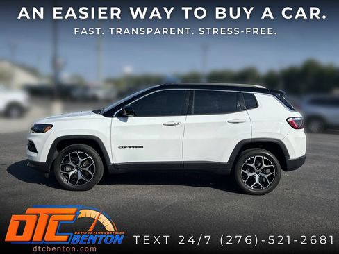 Used 2024 Jeep Compass Limited AWD/4WD image 3