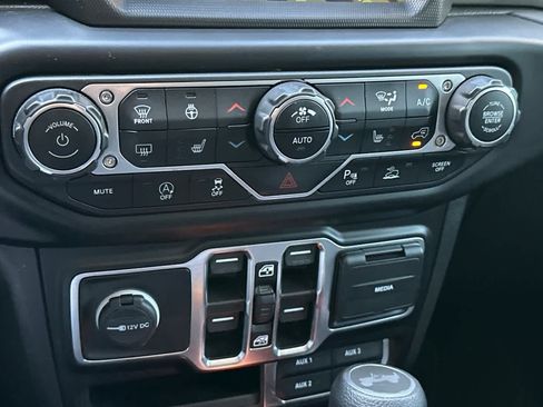 Used 2021 Jeep Wrangler Unlimited Sahara AWD/4WD image 23