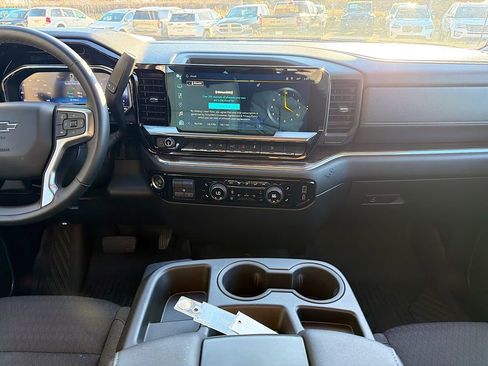 Used 2024 Chevrolet Silverado 1500 RST w/ Z71 Off-Road Package image 18