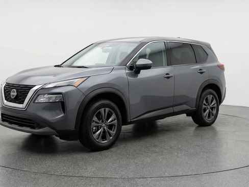 Used 2025 Nissan Rogue SV image 3