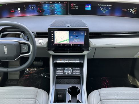 New 2026 Lincoln Nautilus Reserve image 13