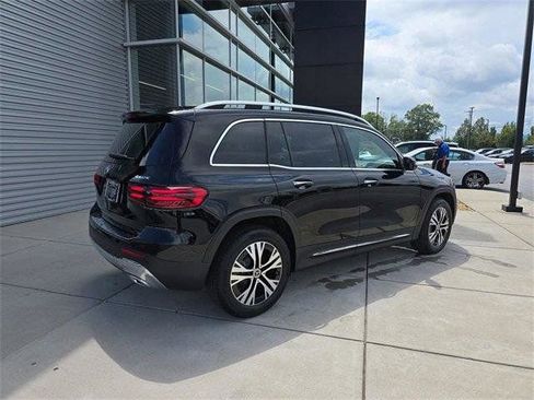 Used 2026 Mercedes-Benz GLB 250 4MATIC image 3