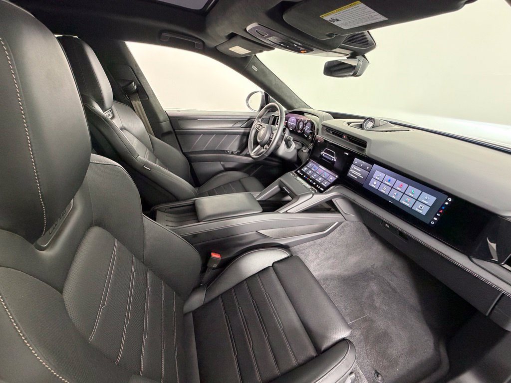 Certified 2026 Porsche Cayenne Turbo AWD/4WD image 46