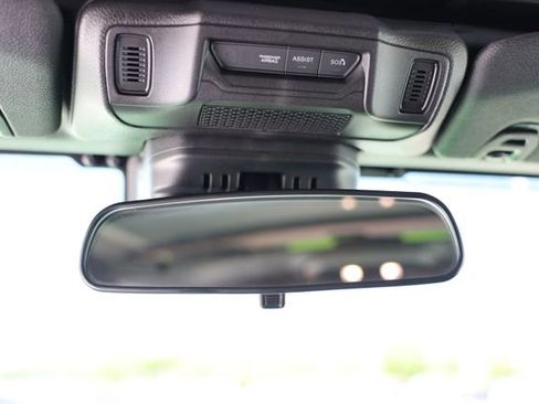 Used 2025 Jeep Wrangler Rubicon w/ Convenience Group AWD/4WD image 32