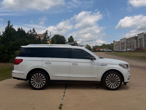 Used 2020 Lincoln Navigator Reserve w/ Luxury Package RWD image 4