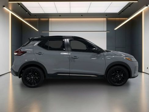 Used 2024 Nissan Kicks SR w/ SR Premium Package FWD image 6