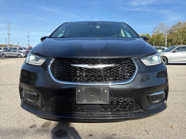 Used 2023 Chrysler Pacifica Touring-L FWD image 24