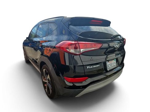 Used 2017 Hyundai Tucson Value w/ Cargo Package FWD image 3