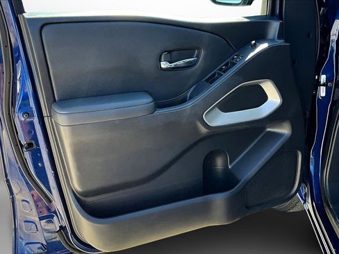 Used 2022 Nissan Frontier SV image 25