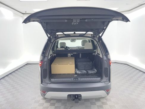 New 2026 Land Rover Discovery S image 11