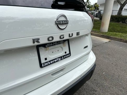 Used 2024 Nissan Rogue S AWD/4WD image 17