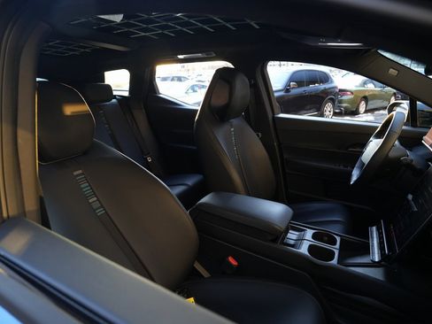 Used 2023 Fisker Ocean Extreme image 21