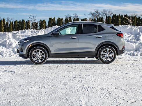 Used 2023 Buick Encore GX Essence w/ Experience Buick Package image 5