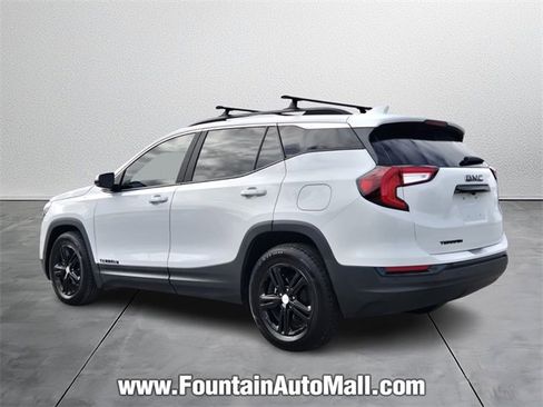 Used 2022 GMC Terrain SLE w/ Driver Convenience Package image 3