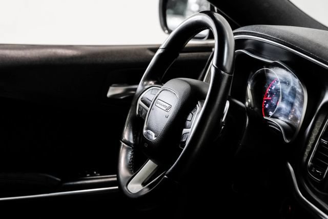 Used 2018 Dodge Charger R/T RWD image 17